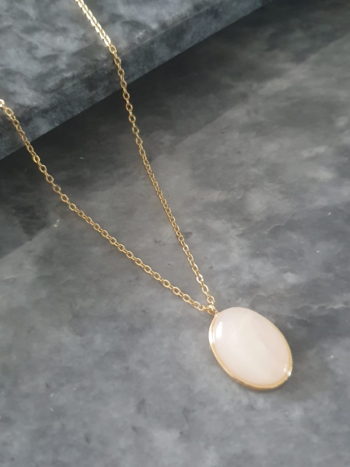 BS- 2 Sedef Oval Taşlı Kolye